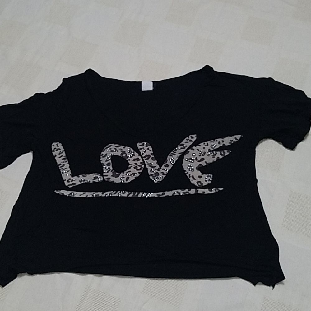 Rue21 crop top "love"